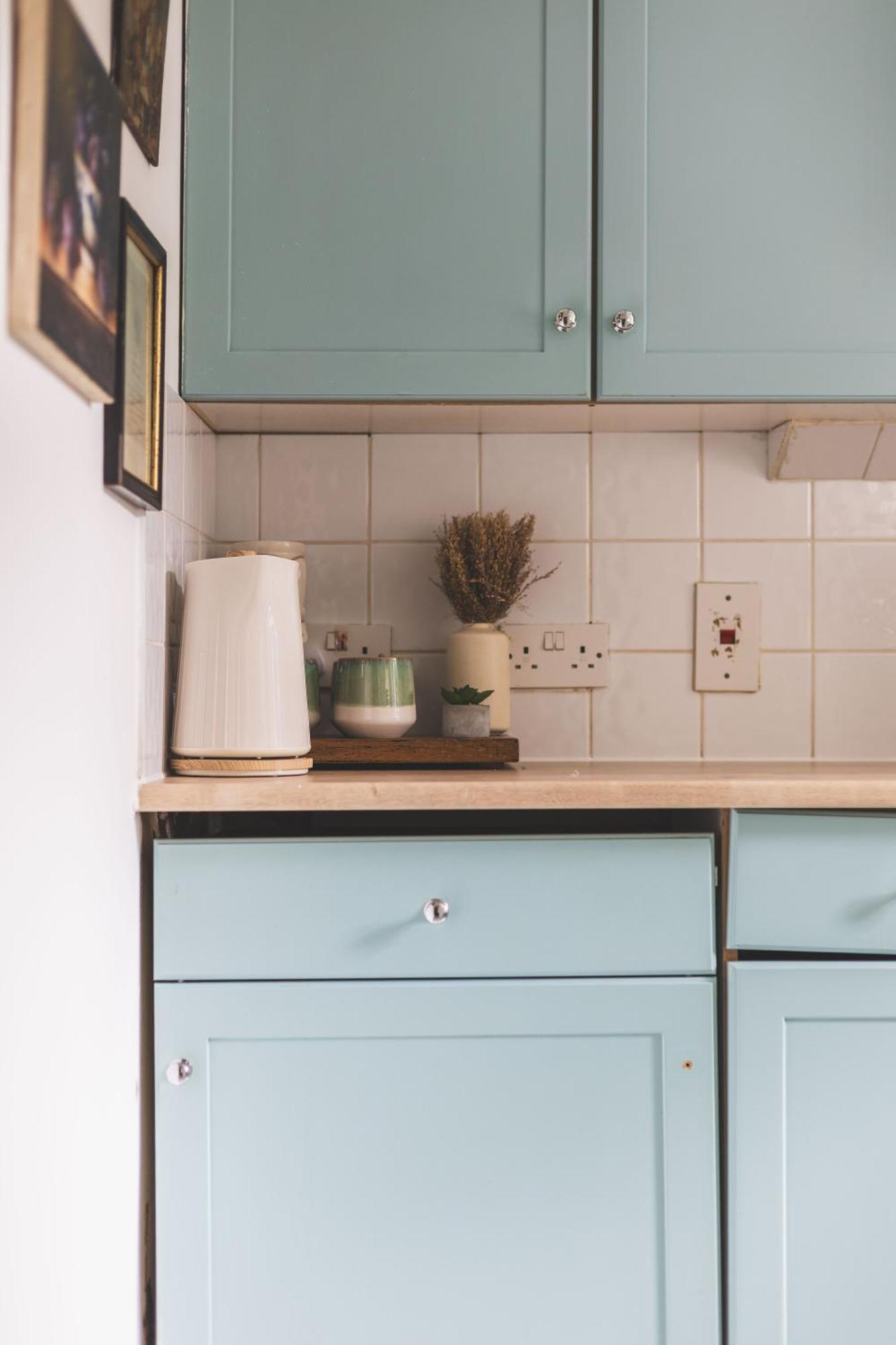 Sleeps 6! Couple & Family Friendly, 4 Mins To Station! Apartamento